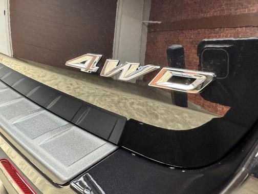 Agate Black Metallic 2026 Ford Explorer ST-Line