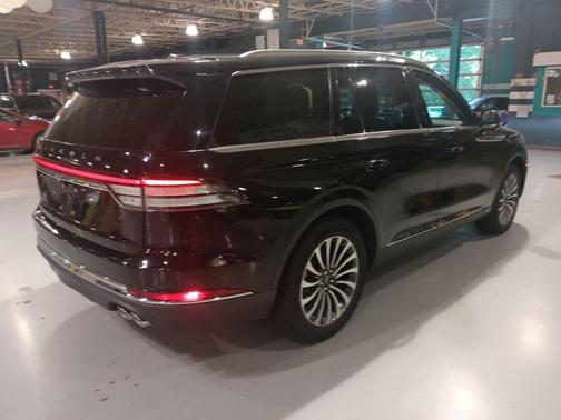 Infinite Black Metallic Clearcoat 2022 Lincoln Aviator Reserve AWD