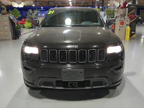 Diamond Black Crystal Pearlcoat 2021 Jeep Grand Cherokee 80th Anniversary 4x4