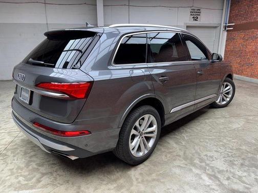 2025 Audi Q7 55 Premium Plus