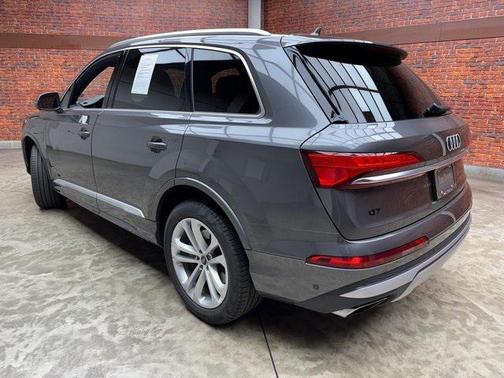 2025 Audi Q7 55 Premium Plus