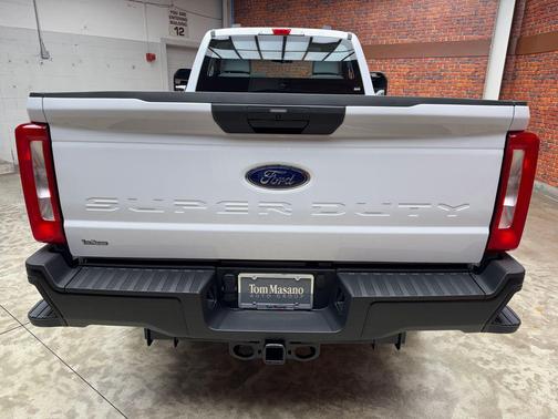 Oxford White 2026 Ford F-350 XL