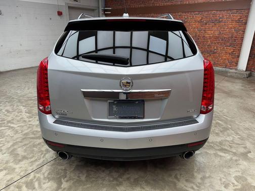 Radiant Silver Metallic 2016 Cadillac SRX Luxury Collection