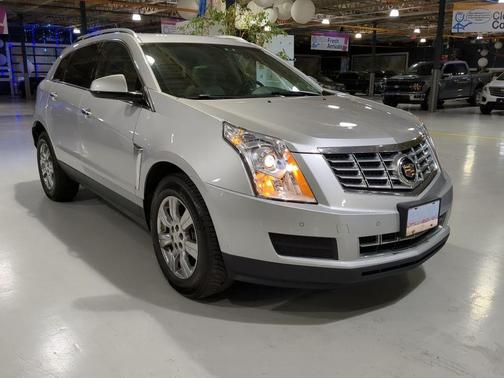 Radiant Silver Metallic 2016 Cadillac SRX Luxury Collection
