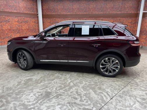 2022 Lincoln Nautilus Reserve