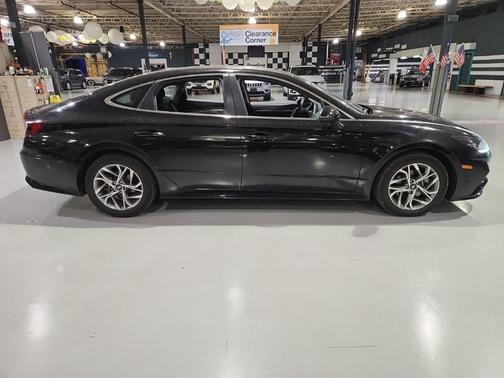 2022 Hyundai SONATA SEL
