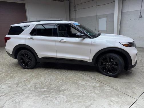 2022 Ford Explorer ST-Line