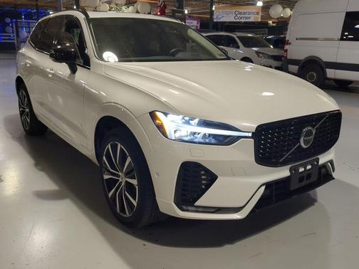 2025 Volvo XC60 B5 Plus