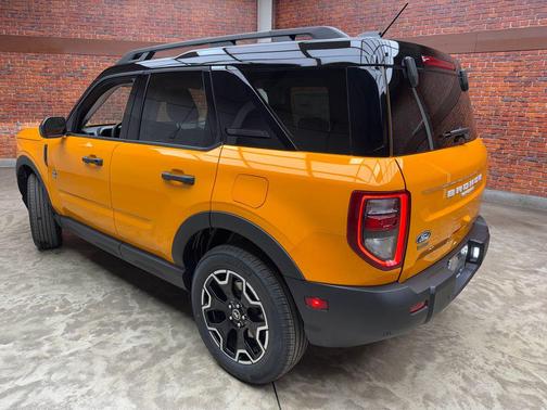 Orange Fury Metallic Tri-Coat 2026 Ford Bronco Sport Outer Banks