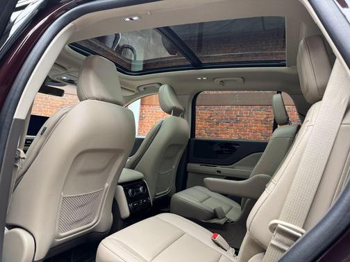 Diamond Red Metallic Tinted Clearcoat 2023 Lincoln Aviator Standard AWD