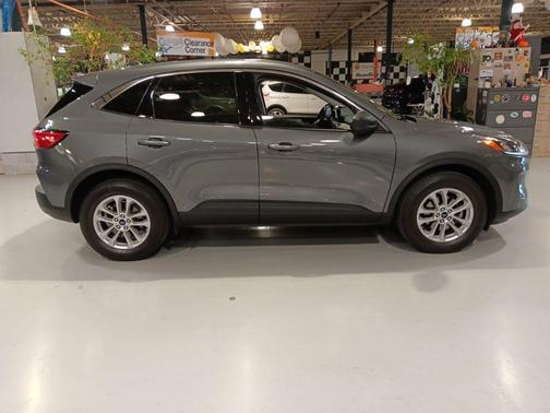 Carbonized Gray Metallic 2022 Ford Escape SE