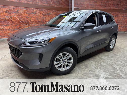 Carbonized Gray Metallic 2022 Ford Escape SE