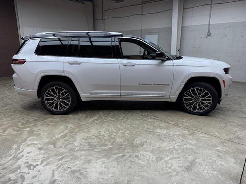 2023 Jeep Grand Cherokee L Summit Reserve
