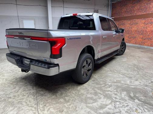 2025 Ford F-150 Lightning LARIAT