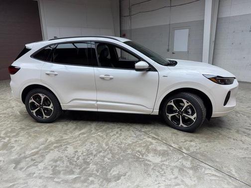 2025 Ford Escape ST-Line Elite
