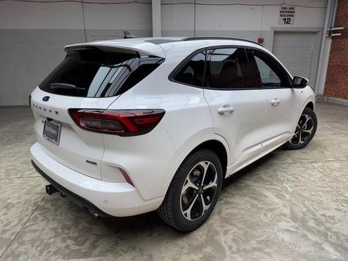 2025 Ford Escape ST-Line Elite