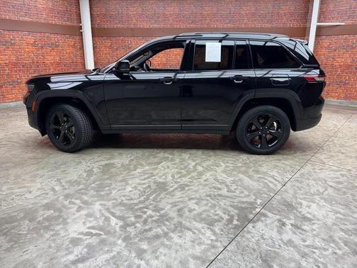 2022 Jeep Grand Cherokee Altitude
