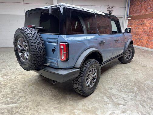 Azure Gray Metallic Tri-Coat 2025 Ford Bronco Badlands