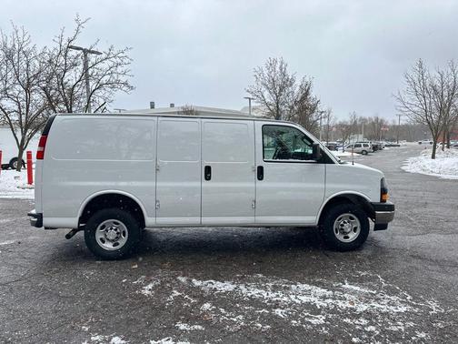 2021 Chevrolet Express 2500 RWD 2500 Regular Wheelbase WT