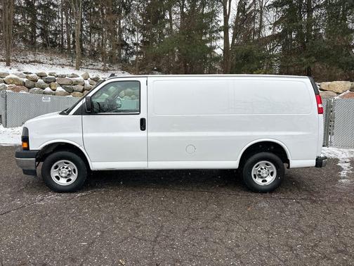 2021 Chevrolet Express 2500 RWD 2500 Regular Wheelbase WT
