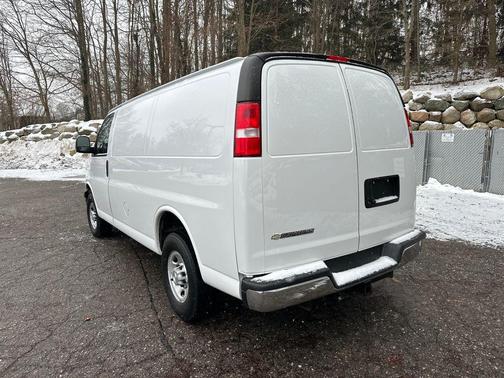 2021 Chevrolet Express 2500 RWD 2500 Regular Wheelbase WT