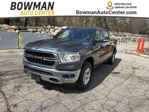 Granite Crystal Metallic Clearcoat 2019 RAM 1500 Big Horn