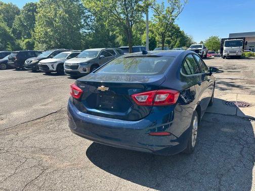 Pacific Blue Metallic 2019 Chevrolet Cruze LT