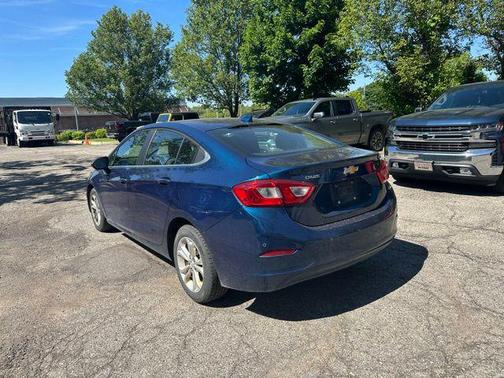 Pacific Blue Metallic 2019 Chevrolet Cruze LT