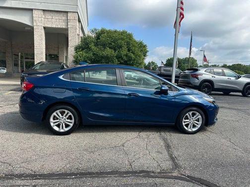 Pacific Blue Metallic 2019 Chevrolet Cruze LT