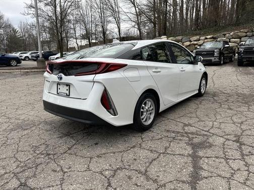 2022 Toyota Prius Prime LE