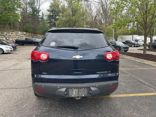 Dark Blue Metallic 2011 Chevrolet Traverse LT