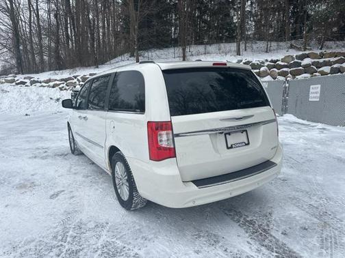 2013 Chrysler Town & Country Limited