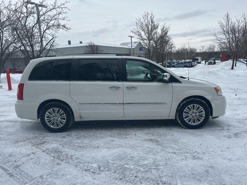 2013 Chrysler Town & Country Limited