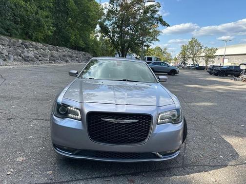 2017 Chrysler 300 S