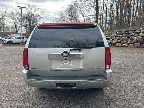 2010 Cadillac Escalade Luxury