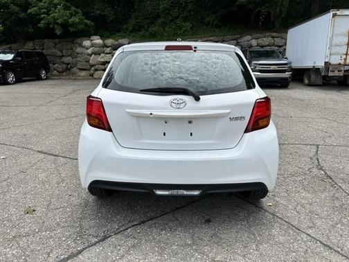 2017 Toyota Yaris L