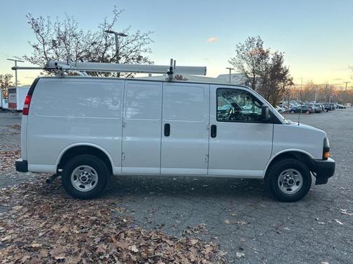 2023 GMC Savana 2500 Work Van