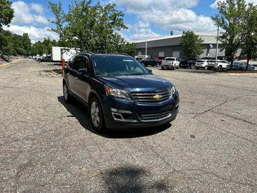 Blue Velvet Metallic 2017 Chevrolet Traverse 1LT