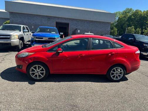 Race Red 2015 Ford Fiesta SE