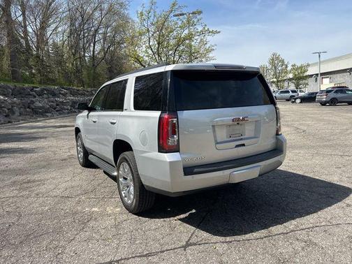 Quicksilver Metallic 2016 GMC Yukon SLT