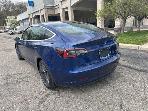Deep Blue Metallic 2019 Tesla Model 3 Long Range