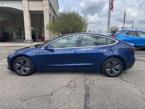 Deep Blue Metallic 2019 Tesla Model 3 Long Range