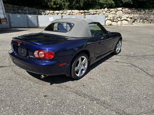 2003 Mazda MX-5 Miata Base