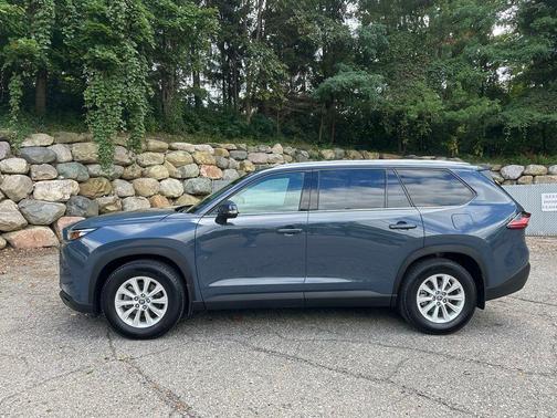 Cloud 2025 Toyota Grand Highlander XLE