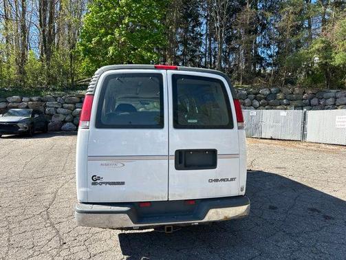 Dark Beige Metallic 2000 Chevrolet Express 1500 Base