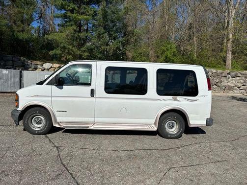 Dark Beige Metallic 2000 Chevrolet Express 1500 Base