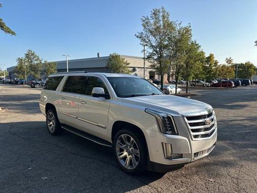 2018 Cadillac Escalade ESV Luxury