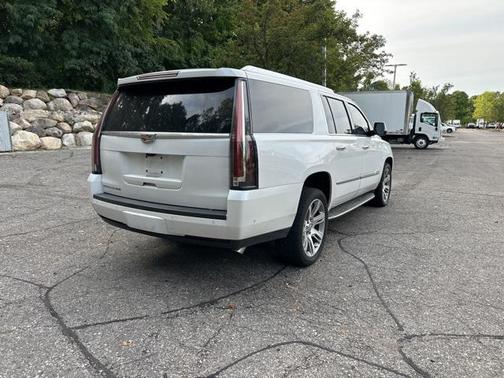 2018 Cadillac Escalade ESV Luxury