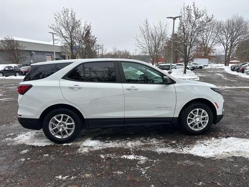 2022 Chevrolet Equinox LS