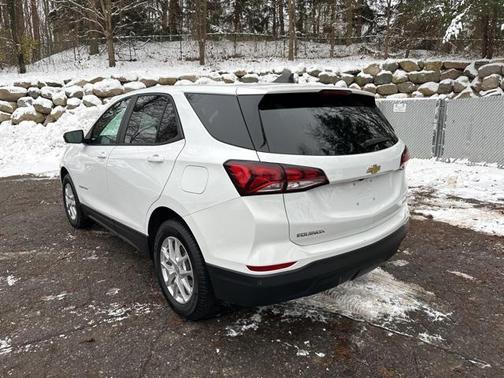 2022 Chevrolet Equinox LS